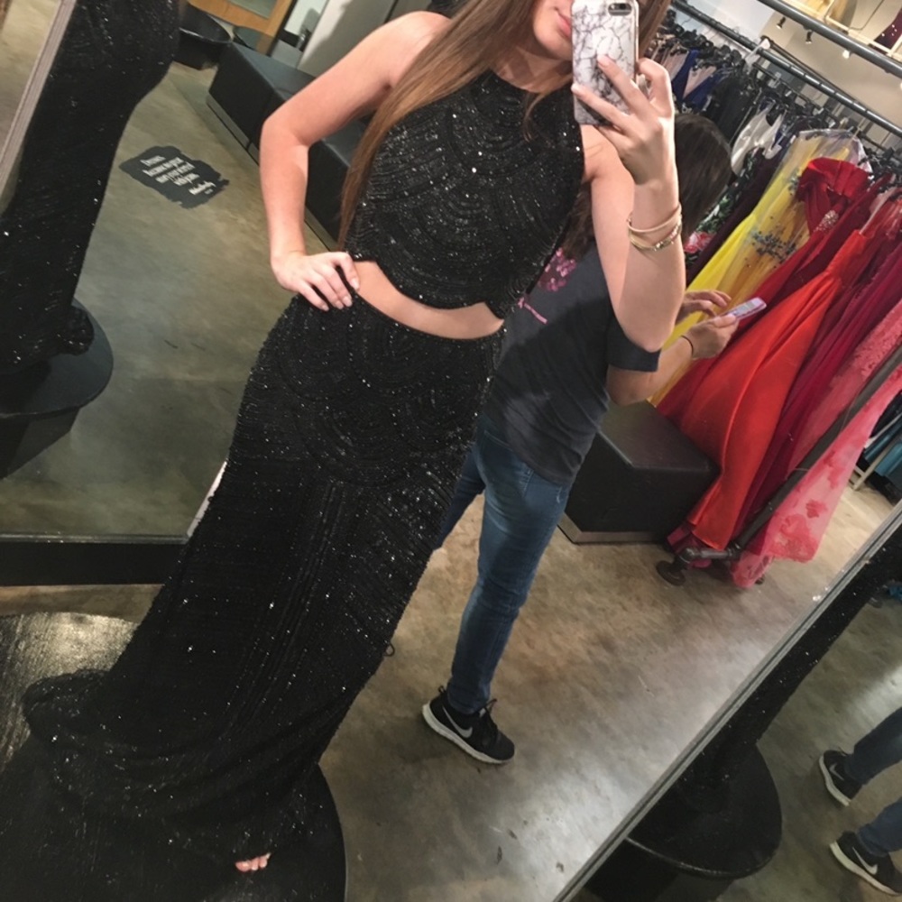 Sherri Hill black prom dress